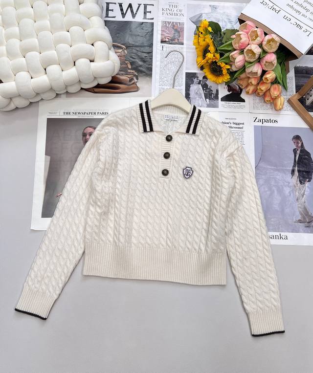 Brunello Cucinelli 25Fw秋冬新款超减龄的徽标装饰羊绒针织马球衫丨独家高版出品！经久不衰的简约基础设计，轻松打造都市时尚风采。复古立体绞花织