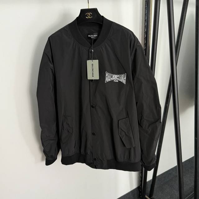 款号20255222 Balenciaga*新款 Logo刺绣字母长袖夹克拉链风衣外套，黑色，1 2 3， 2码；肩宽53，胸围130，袖长63，长71；重量：