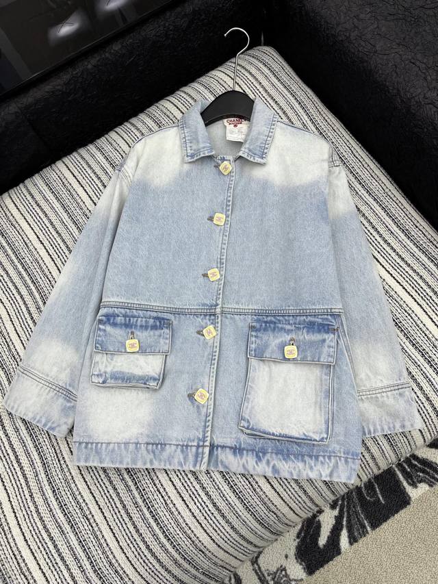 爆款现货 原单品质 Chane*｜25中古系列经典翻领牛仔外套 双口袋设计 重工洗水工艺 高品质面料质感挺阔 细腻舒适，低调奢华，减龄少女时代！白富美必备神器！