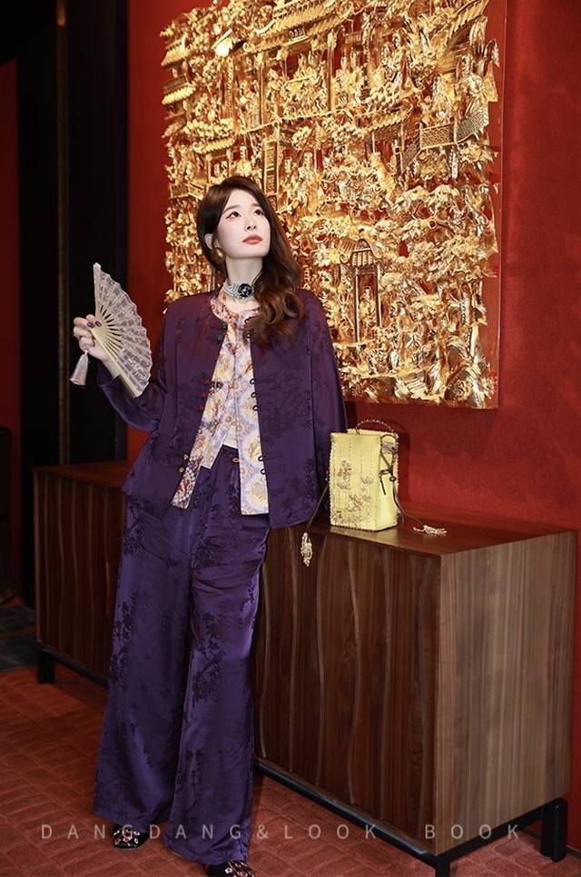 真丝冠乐邹提花套装 粉 紫 绿 白多色可选，提花竹子图案雅致，宽松版型舒适显瘦，真丝面料细腻顺滑，尽显东方韵味 Smlxl