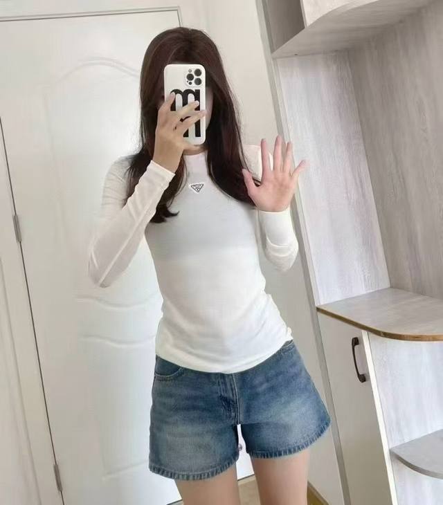 秋季新款普拉达 醋酸弹力棉打底上衣，高品质Smlx L