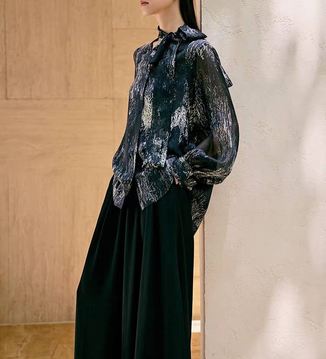 爆款现货 真丝晕染印花飘带上衣 现货S-Xl