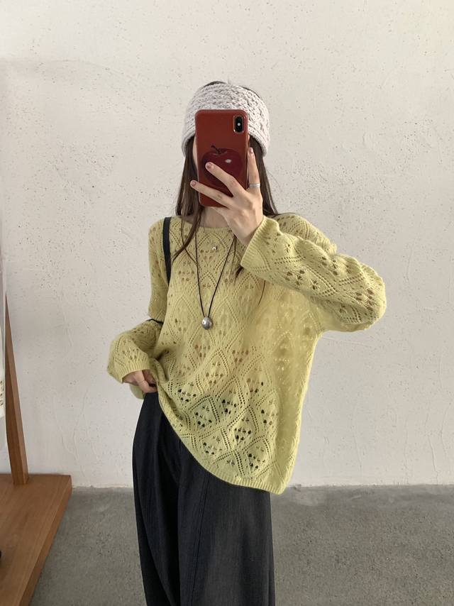 全羊毛镂空一字领