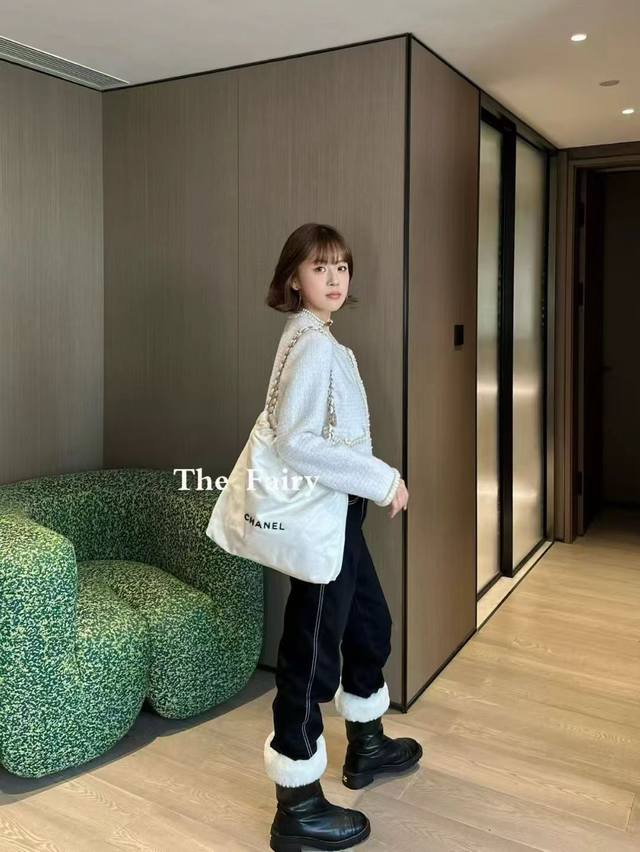 小香古希腊美学粗花呢外套 定制粗花呢面料 定织定染纱线 内衬真丝面料 金银线编织饰边 精致编织手工坊系列 推荐入手 Sml