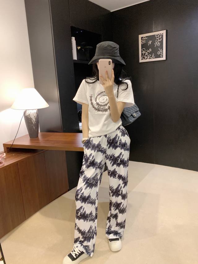 25Ss早春新款Chane*老花字母阔腿裤裤～独家上新，定制独家面料，模特上身均为大货实拍，Sm，粉色黑色裤子，裤子