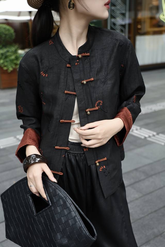 爆款上新 龟裂纹香云纱刺绣外套 面料：100桑蚕丝 香云纱 尺码：S-Xxl