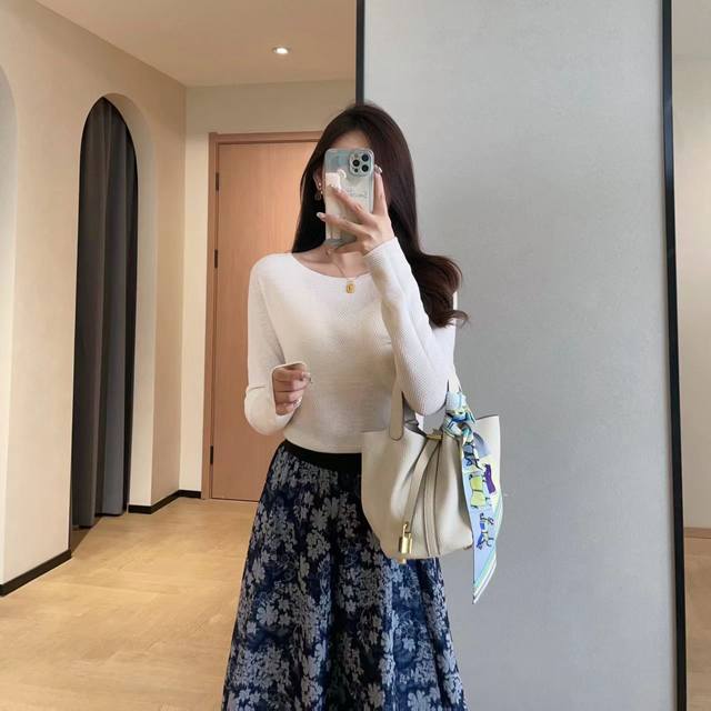 上新全毛鱼骨纹一字领上衣 尺码：S- Xl
