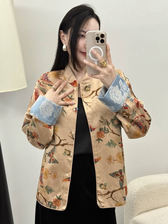 新款上架啦，两面穿外套