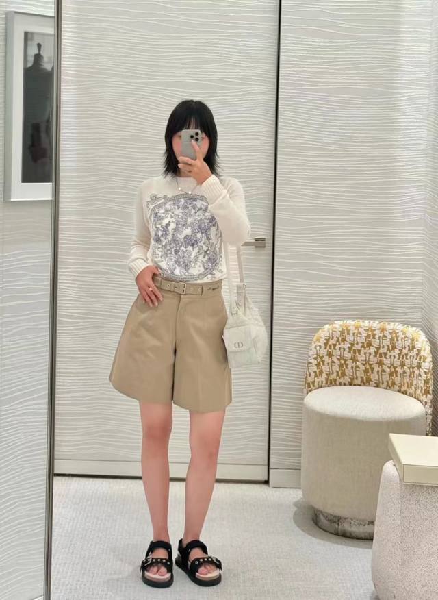 新款Dio* 花卉罗盘刺绣重工针织上衣