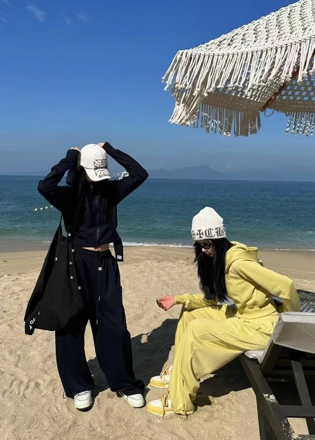 Lulu套装 新款Lulu连帽长袖卫衣休闲裤套装，一套舒适洋气，黑白黄蓝4色，现货首单开始抢购