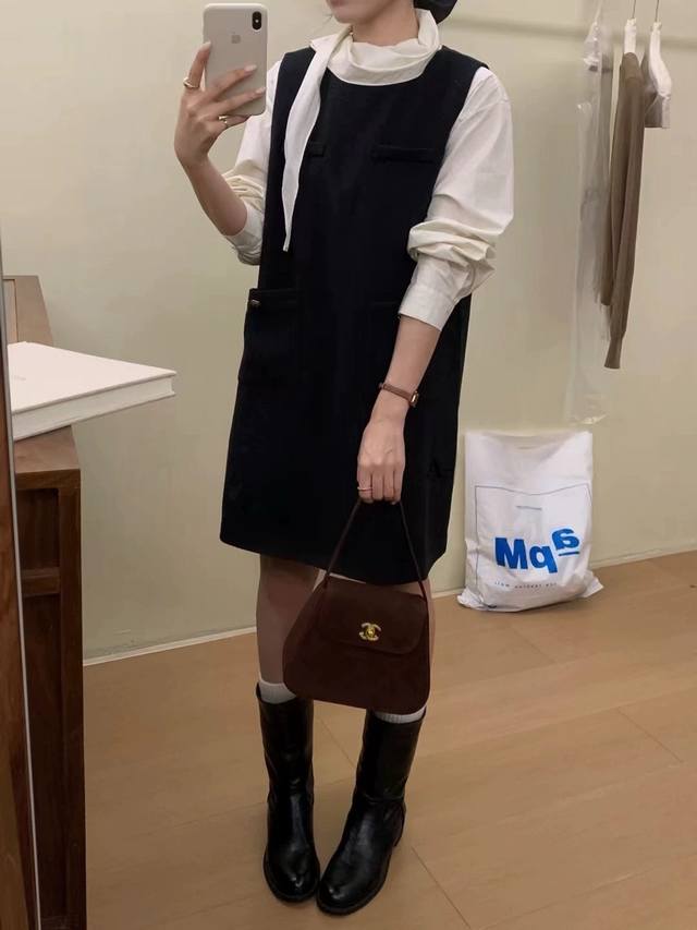高级感法式衬衫小香风连衣裙，最经典的裙型高定立裁版型简约的H型廓形，经典小圆领无袖的设计，恰到好处的肩宽和遮肉的袖笼弧度,舒适且高及优化头肩比 优雅露肤长度十分