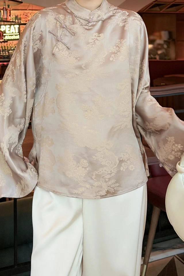 真丝提花上衣，三个色，S-Xl，