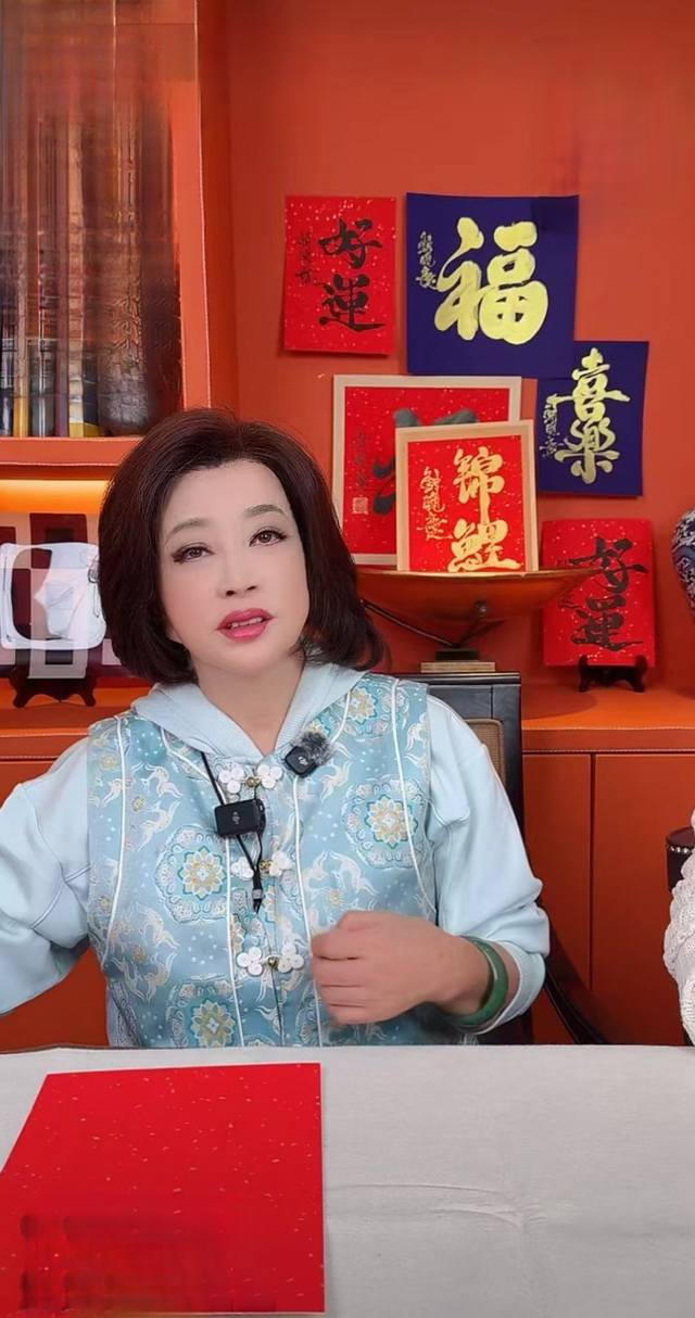 明星同款宝花奔鹿贵气轻奢真丝宋锦马夹早春新款新中式国风马甲女复古 单色四码 S M L Xl