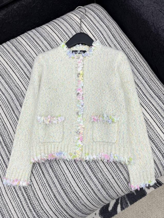 爆款现货 原单品质 Chan*｜25中古系列重工手工花边圆领外套 独家订制纱线 ，设计高级又时髦！1:1订制重工面辅料，增添时尚格调，纯欲系搭配和谐，百搭王炸款