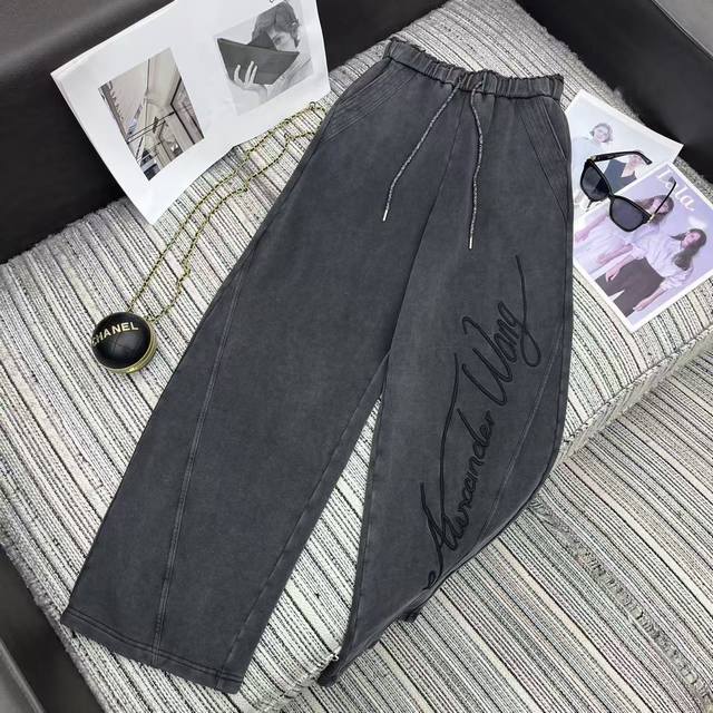 强烈推荐 25年早秋系列 设计师款 新款弯刀松紧腰裤 刺绣字母设计 Sml