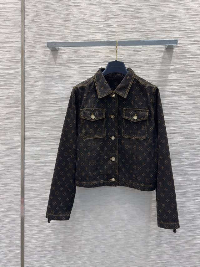 Louis Vuitto*2025Fw新款，高版系列出品~超时髦新款丹宁牛仔套装系列 个性色调上身又酷又飒爽 纹理细腻，棉感自然，面料硬挺 超级漂亮！细节做工超