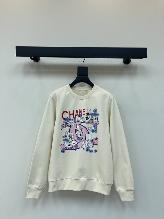 Chane*25早秋新款包包字母印花圆领卫衣。定制毛圈纯棉面料，经典版型宽松百搭不挑人。彰显减龄青春活力气息，日常休闲推荐。Sml Aa.