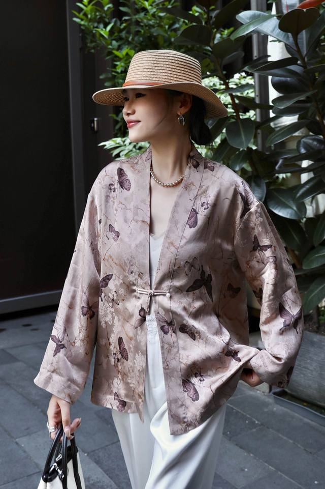 爆款上新 蝴蝶提花老钱风香云纱外套 洋气慵懒风 面料：人丝香云纱 尺码：S Xl