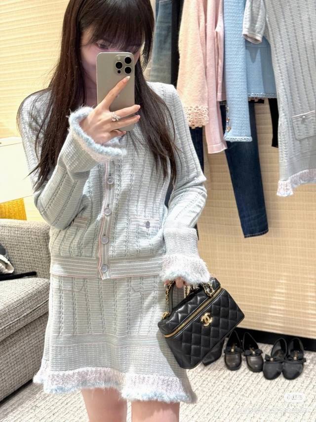 25B新款 Jennie同款浅蓝色羽毛喇叭袖针织开衫半裙 开衫Sml 半裙Sml