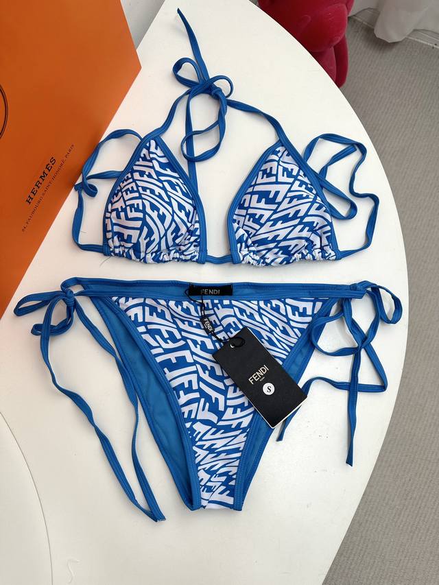 smlxl， Fd 扭曲Ff分体比基尼 颜色超夏天 蔡依林新歌Mv同款！超A超辣妹 两色颜色都超好看 夏天到了泳衣赶紧安排起来吧