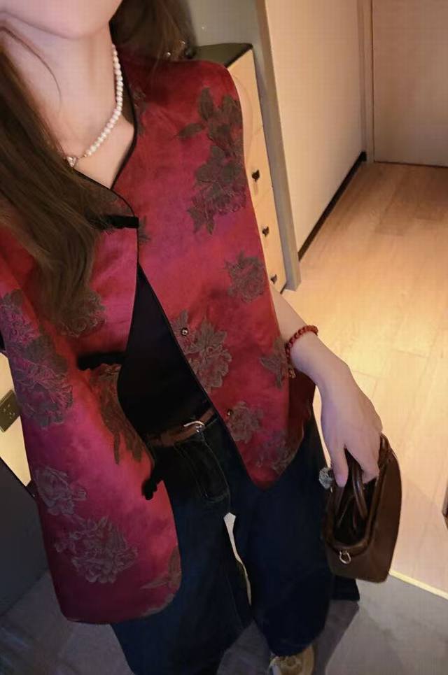 中式优雅气质国风提花马甲 提花自带贵气 盘扣设计唯美感拉满 复古时髦富贵花本花 红色 绿色 橘色 Smlxl