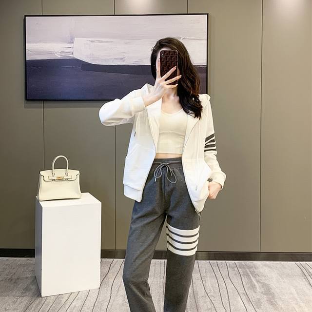 加绒加厚200 尺码：Smlxlxxl 颜色：黑＋灰、白+灰、白+黑 面料：高品质华夫格 随意搭配 爆款 上下可以错开 颜色可以错开