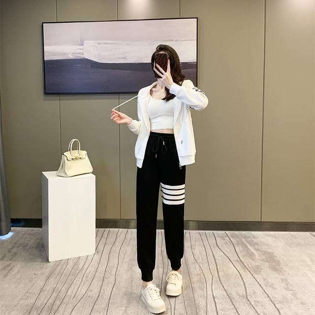 加绒加厚195 尺码：Smlxlxxl 颜色：黑＋灰、白+灰、白+黑 面料：高品质华夫格 随意搭配 爆款 上下可以错开 颜色可以错开