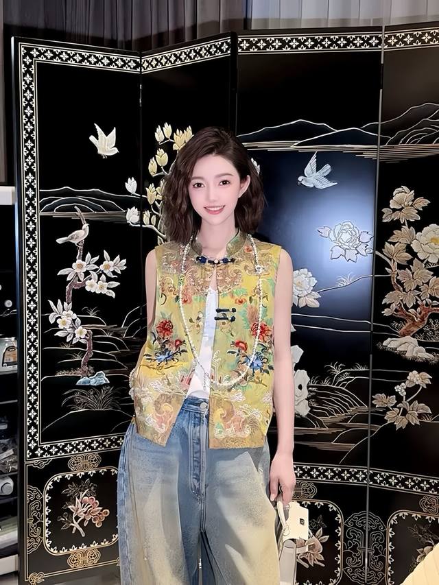 无敌爆款 中式盘扣立领马甲 刺绣华美精致 色彩明丽 尽显典雅华贵与东方韵味 Smlxl