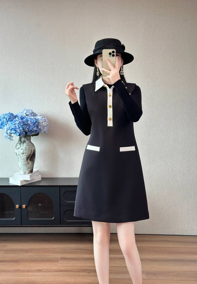 2025秋冬新款 爆款推荐 2025秋冬 Lv新款连衣裙 高品质的一款 定制款面料 品质很强 细节完美 大牌专柜同款 小A设计 主推款 颜色：图片色 尺码：Sm