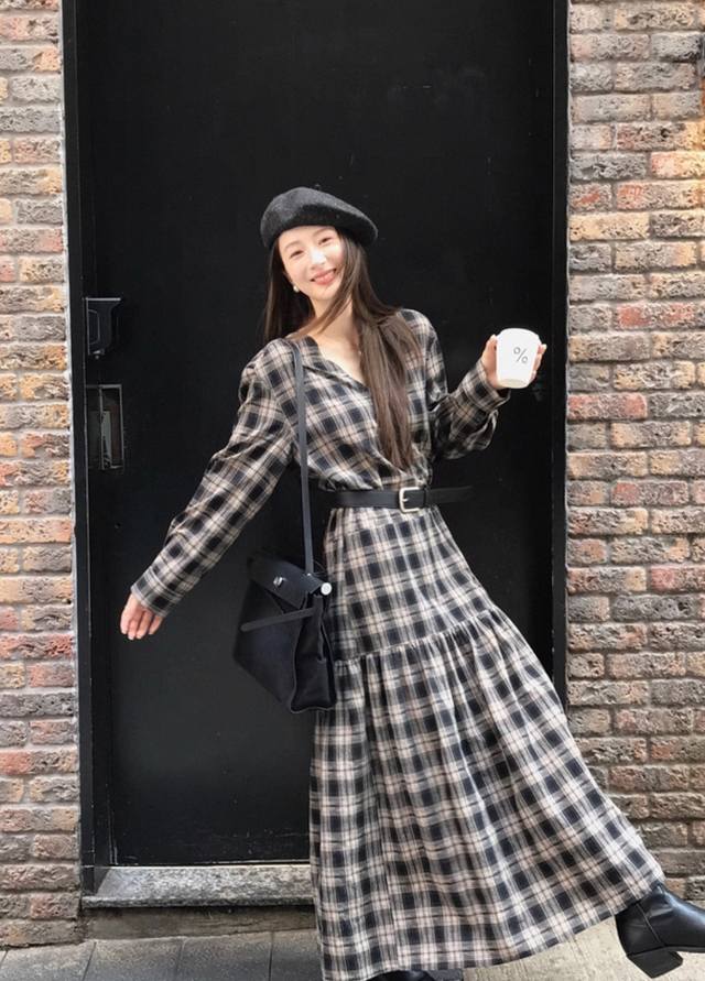 爆款推荐！复古抽褶设计感V领格子宽松艺术感格纹度假长裙Smlxl