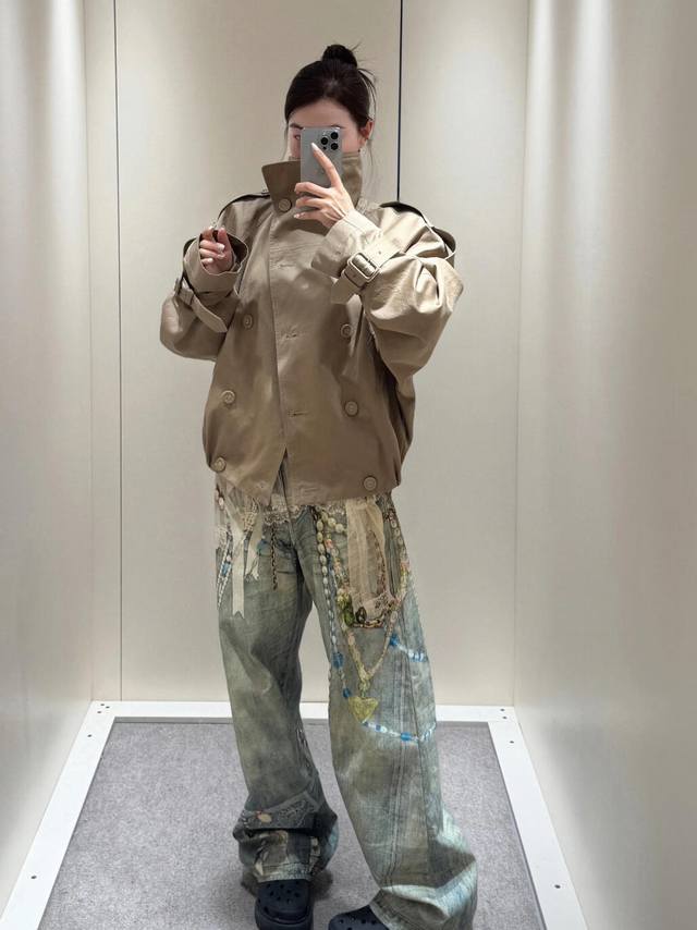 Acne 老钱复古风短款夹克风衣外套丨独家Yb开发！高版出品！最近爆火的“巴恩风”代表单品之一！原版定制定染工装面料！很有秋天氛围的复古卡其色，版型挺括赶紧利落