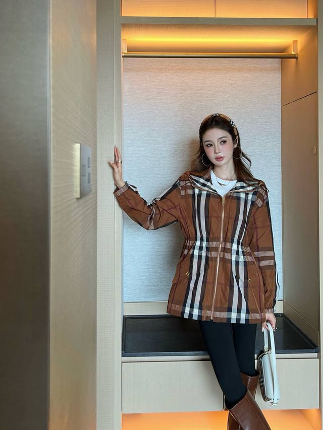Bur* 格纹连帽外套 内里抽绳设计让整个版型立体帅气又显瘦 连帽拉链宽松冲锋衣版型百搭不挑人 咖色