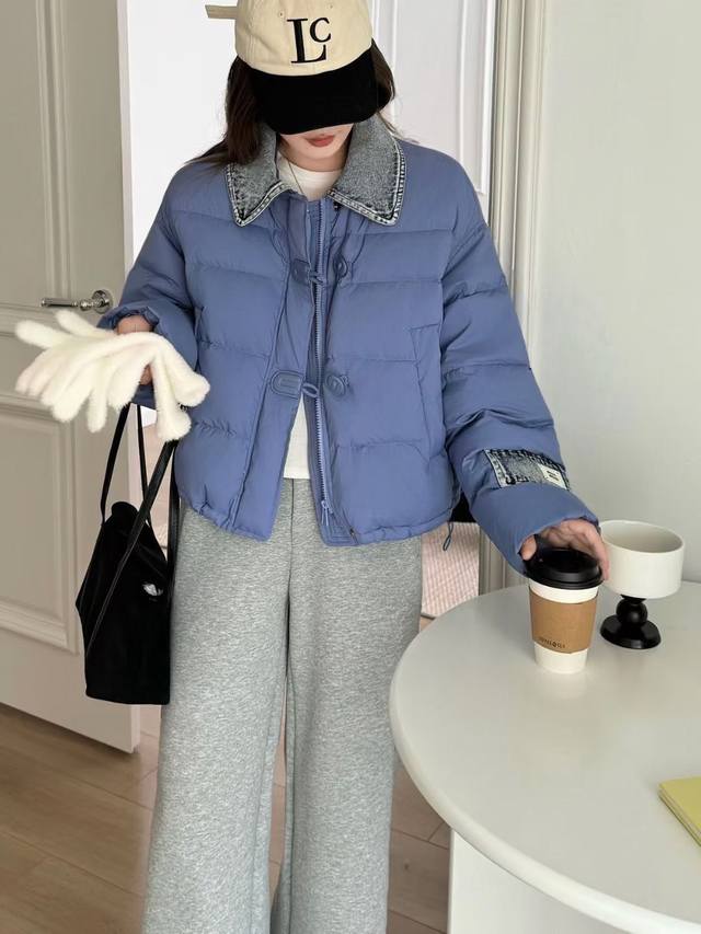 好卖的牛仔领短款羽绒服 90白鸭绒 颜色：米白 粉色 黄色 蓝色 黑色 尺码：S M