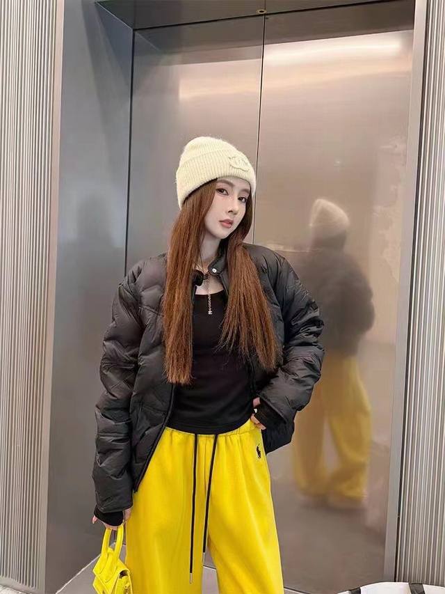 爆款压胶轻薄款羽绒服 百搭跑量 90白鸭绒 档口现货 颜色：米白 黄色 粉色 咖色 黑色 尺码：S M