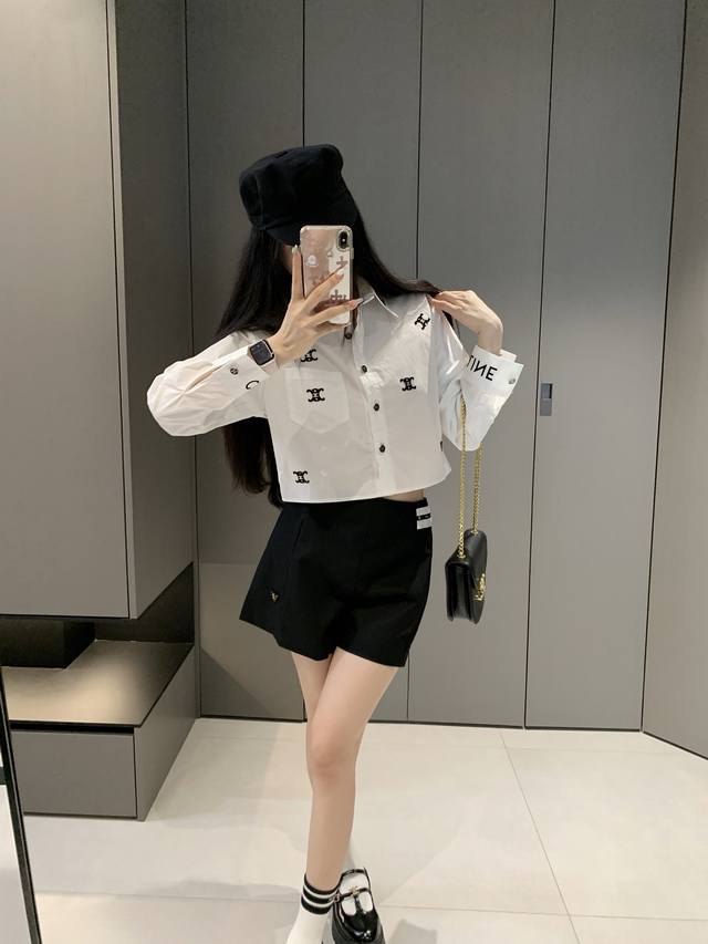 25Ss新款Celin*字母衬衣～独家设计款，一套都，高品质立体字母工艺，模特上身均为大货实拍，白色黑色，Sml