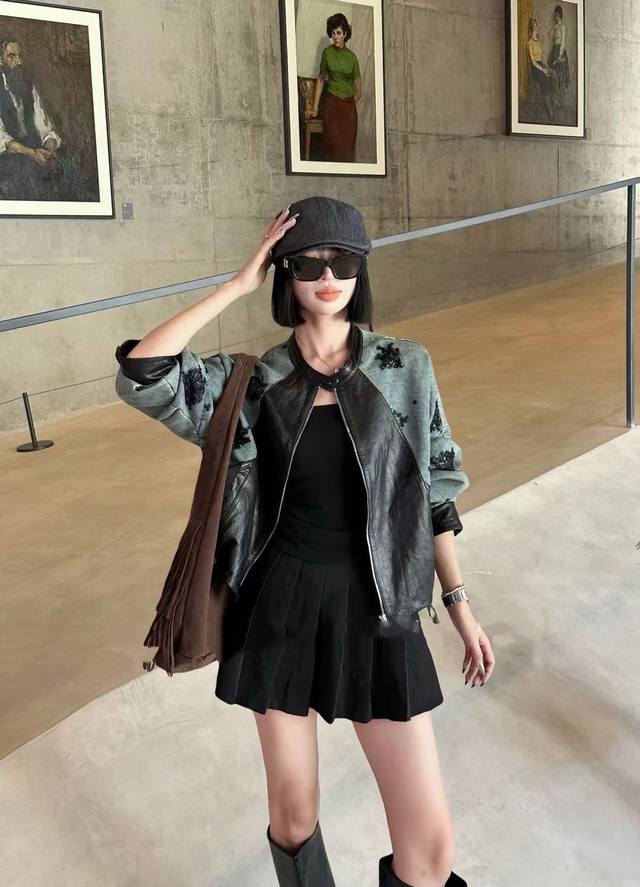 欧货重磅钉珠刺绣牛仔拼皮外套，牛仔与皮革拼接酷感拉满，黑色刺绣点缀更显精致，版型宽松轻松打造随性慵懒范。Smlxl