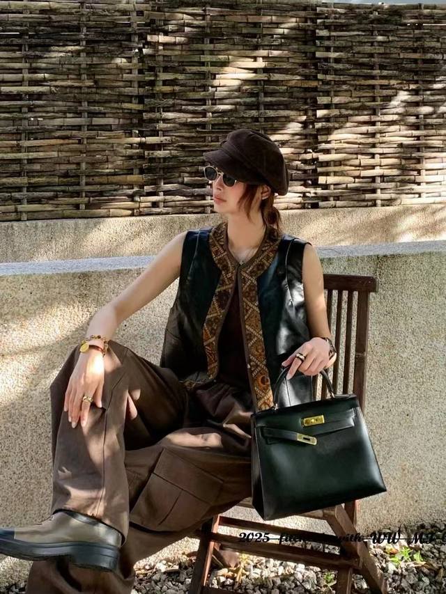 高品质 重磅羊皮绒，pu 复古拼色老钱风无袖马甲女秋季新款宽松时尚百搭休闲叠穿坎肩夹克马甲 ！Smlxl
