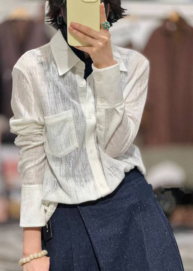 爆款翻领口袋羊毛上衣 肌理毛织工艺，单排扣翻领设计，宽松舒适 面料：100%羊毛 颜色：杏色，红色，黑色