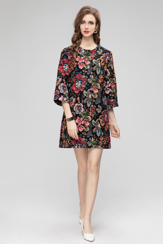 多彩花大衣 码数: S -M-L-Xl-Xxl 颜色: 图片色 尺寸: S码 胸围：96Cm 衣长：60Cm 袖长：56Cm 肩宽：36Cm 面料: 进口浮雕织