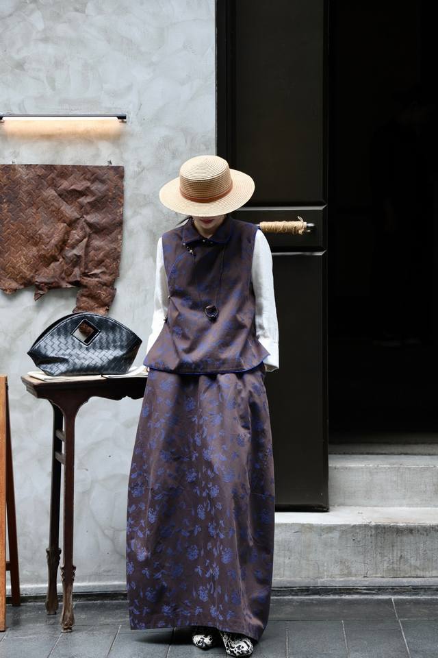 马甲 半裙 上新了 翻领侧盘扣复古国风提花亚麻马甲 十 松紧腰亚麻提花高腰花苞半裙 咖色 S一Xl