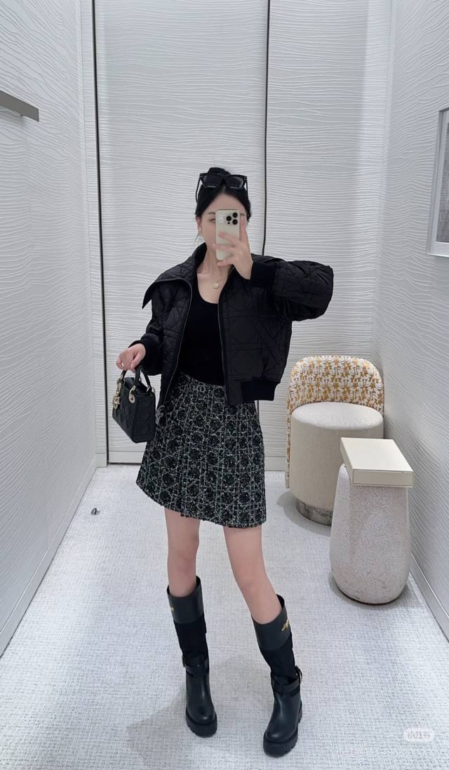 Sml Dio*｜25秋冬新品大翻领菱格双拉链棉服外套 气质减龄面包服设计！ 云朵般柔软的舒适感Yyds！ 可甜可盐气质少女风！ 经典蜜蜂刺绣 定制面料质感柔软