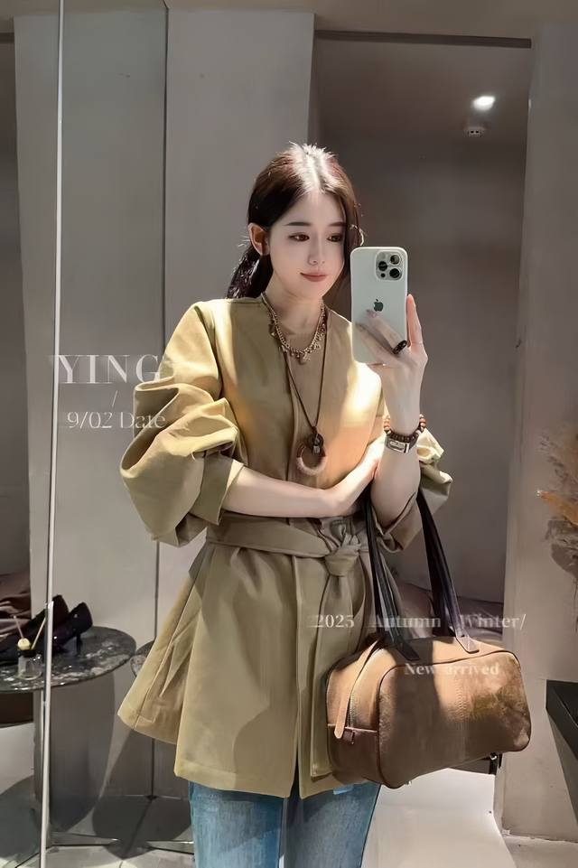 法式气质宽松圆领风衣外套，经典圆领设计 时髦气质，宽松灯笼袖袖口设计帅气俏皮 宽松版型包容性强不挑人 Smlxl