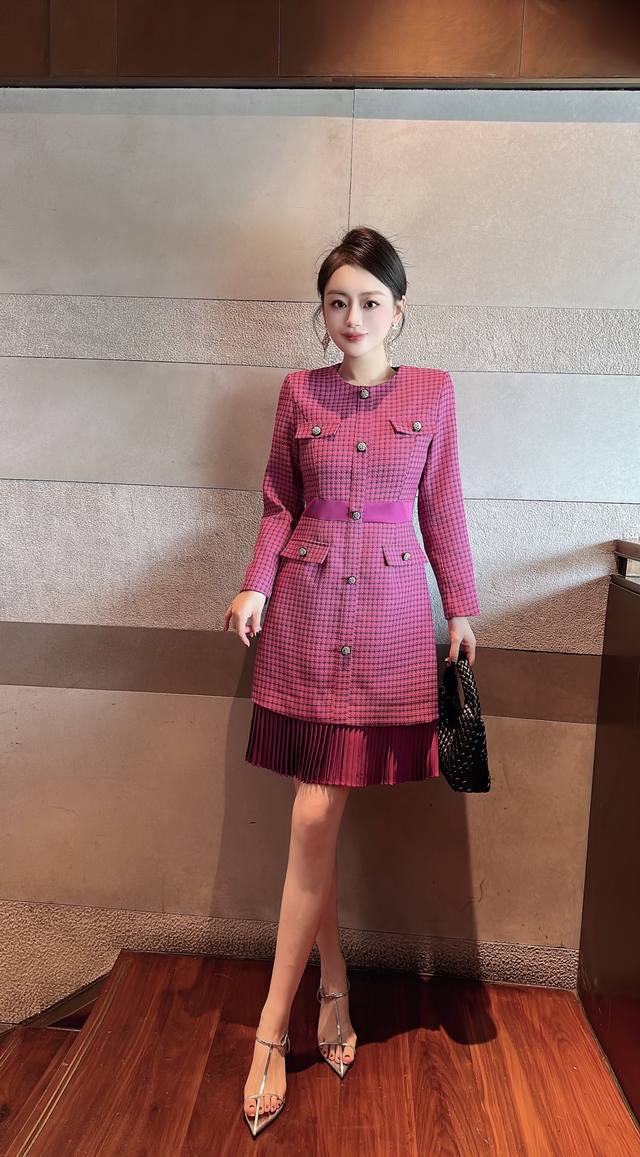 2025新款小香风格子连衣裙，非常优美耐看时尚百搭，简洁大气的修身收腰显瘦。 Smlxl