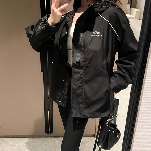 模特实拍图片已保护，巴黎冲锋外套，Sml
