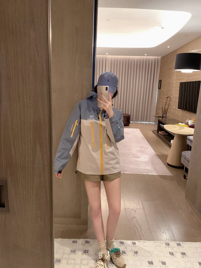 新款模特实拍图片已保护，鸟家冲锋外套，尺寸S-2Xl，