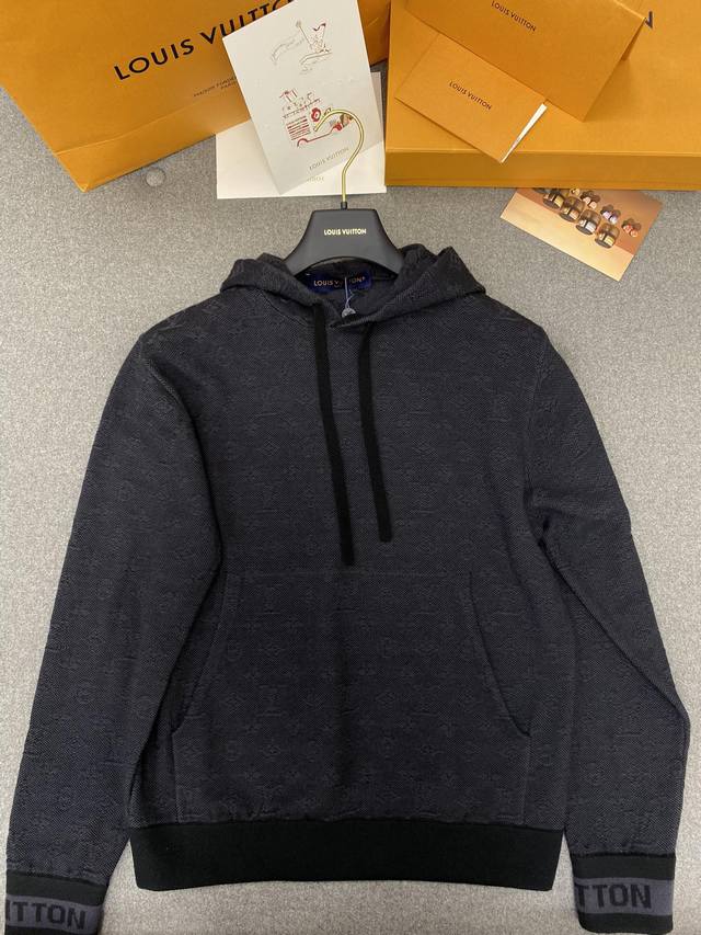 羊毛连帽衫 耗时大半年终于出货啦有时候挺佩服自己的耐心重磅款绝对神级还原原料采用36支精纺羊毛制作，这款机器非常难做，正反针浮线翻针针法，进口斯托尔Adf机器制