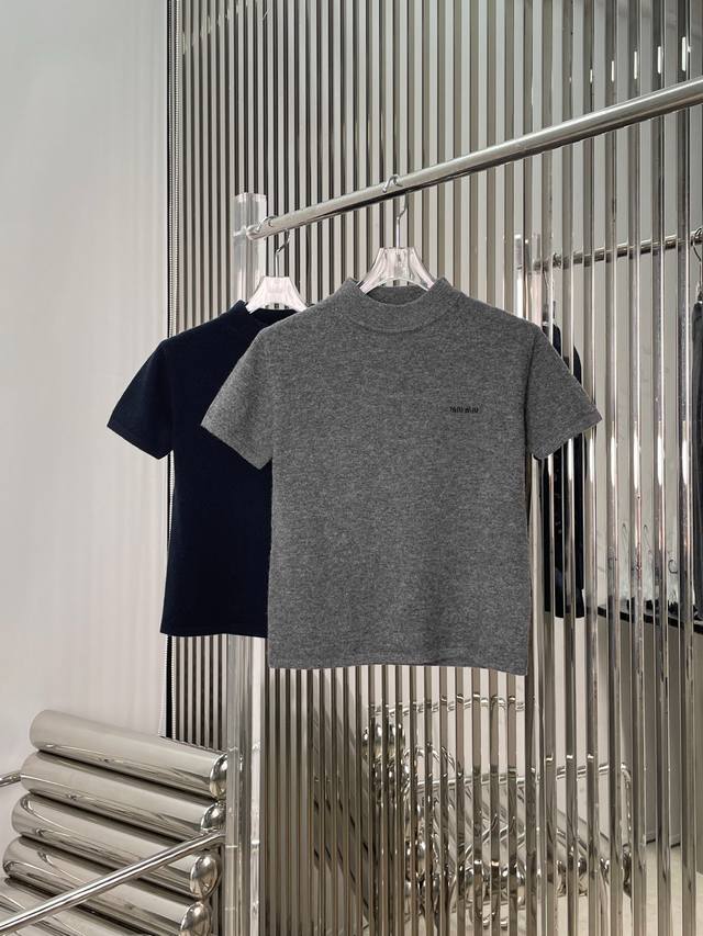 实拍图！最新Miu 25New 短袖针织上衣颜色：灰、蓝尺码：Sml