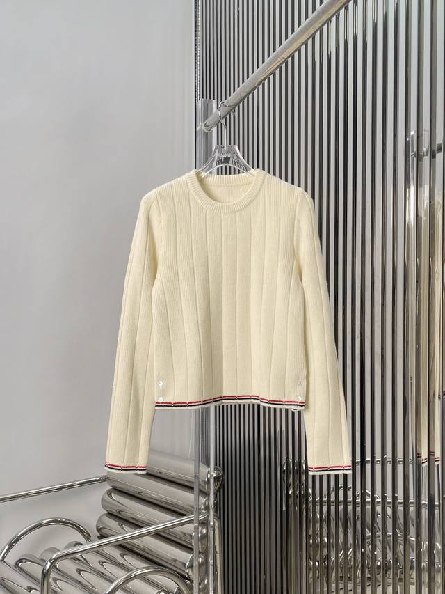 实拍图！最新Tb 25New 领口条纹间色针织上衣。尺码：Sml。 。