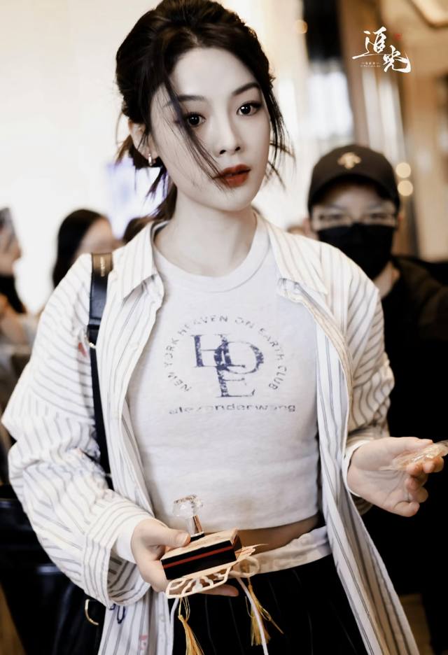 新款！最新Aw 25New 无袖印花背心。尺码：Sml。 。