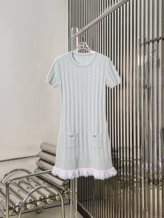 实拍图！最新Ch 25New 流苏边小香针织连衣裙。尺码：Sml。 。